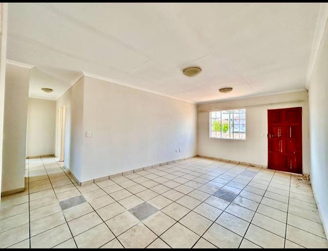 3 BEDROOM APARTMENT FOR SALE IN MAGALIESBERG COUNTRY ESTATE